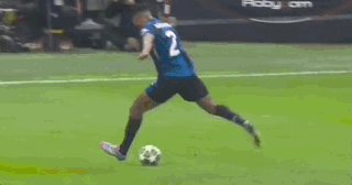 1746570855194062732.gif 蜂鸟电竞比分平台-【欧冠】经典进球大战佐默封神,国米4比3淘汰巴萨