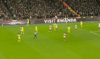 1734560858275072094.gif 【联赛杯】热苏斯帽子戏法,阿森纳逆转水晶宫进4强!