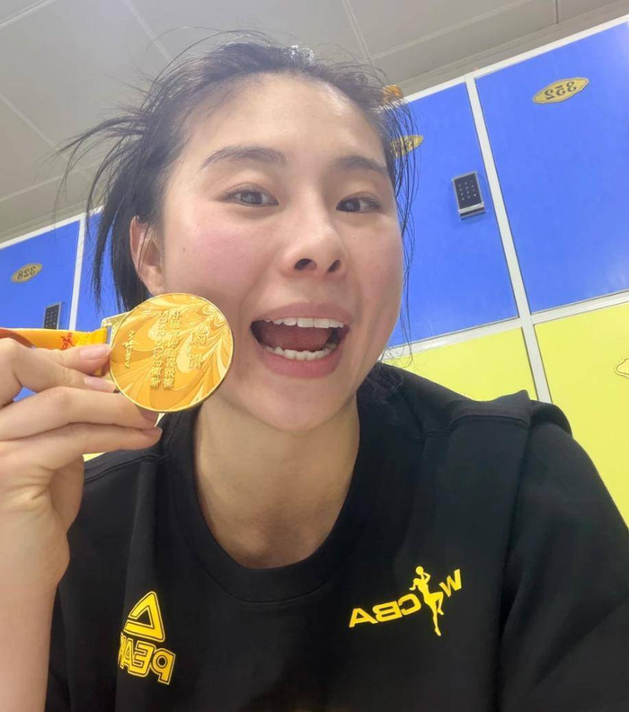 蜂鸟电竞官方网站-四川女篮单外援,为何能击败三外援的山西队?WCBA夺冠奖金多少|山西女篮|四川队|王思雨|WCBA总决赛|球员_新浪体育_新浪新闻