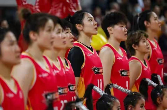 蜂鸟电竞官方网站-四川女篮单外援,为何能击败三外援的山西队?WCBA夺冠奖金多少|山西女篮|四川队|王思雨|WCBA总决赛|球员_新浪体育_新浪新闻